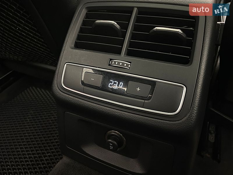 Седан Audi A4 2016 в Киеве