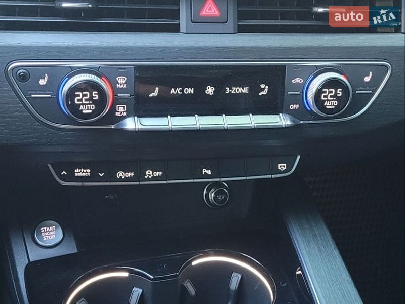 Седан Audi A4 2021 в Ужгороде