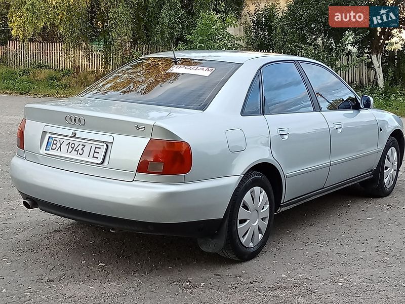 Седан Audi A4 1998 в Теофиполе