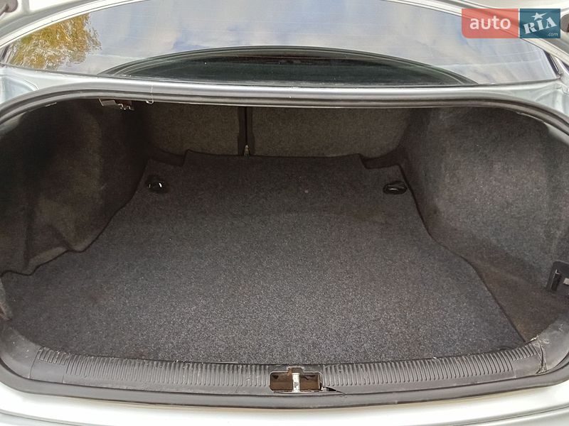 Седан Audi A4 1998 в Теофиполе