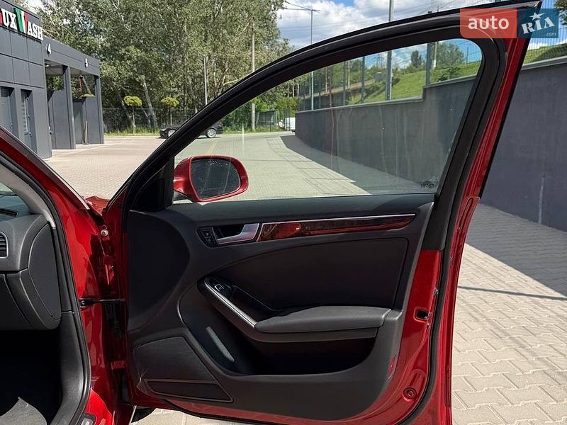 Седан Audi A4 2013 в Житомире