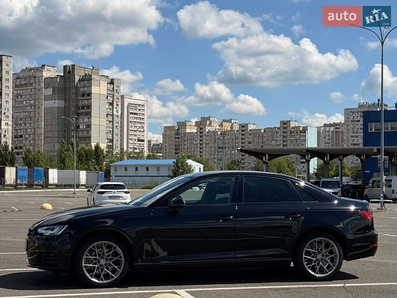 Седан Audi A4 2018 в Киеве