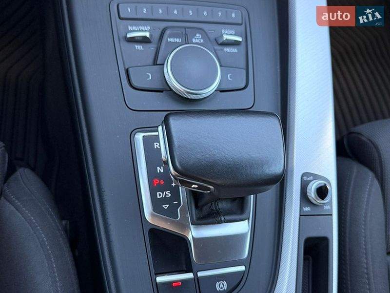 Седан Audi A4 2018 в Киеве