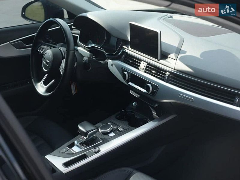 Седан Audi A4 2016 в Львове