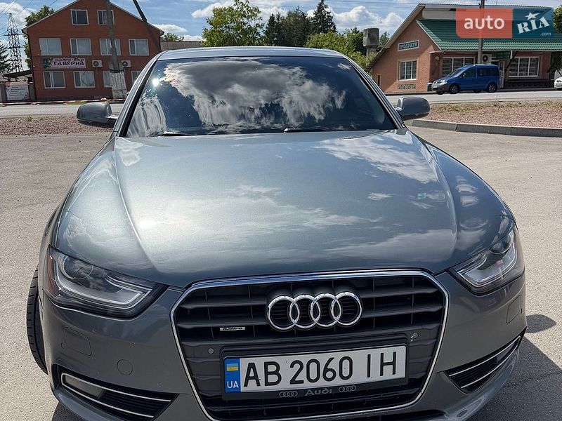 Седан Audi A4 2012 в Виннице
