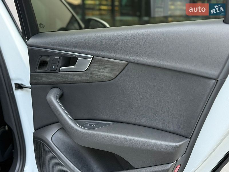 Седан Audi A4 2017 в Ужгороде