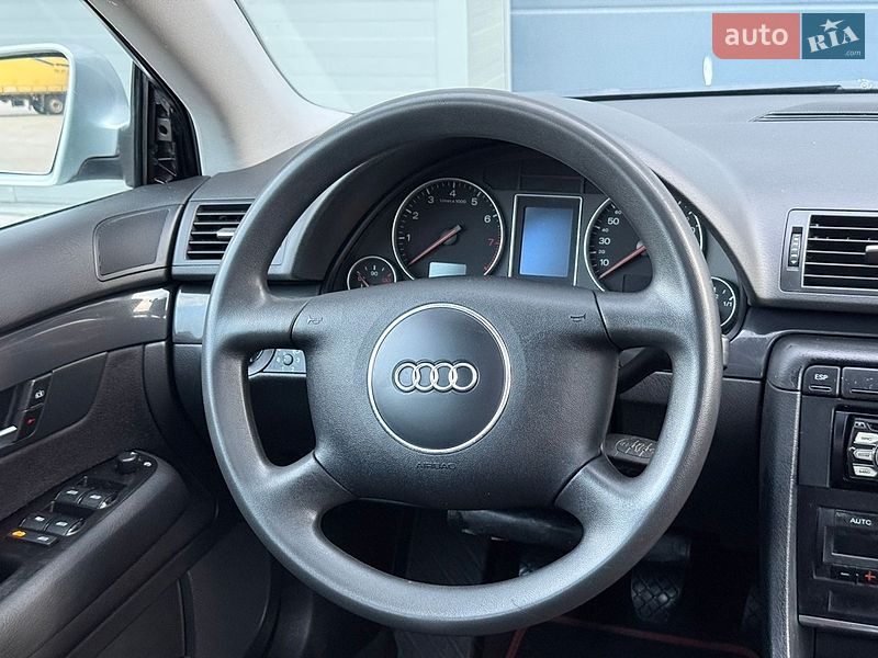 Седан Audi A4 2002 в Сарнах