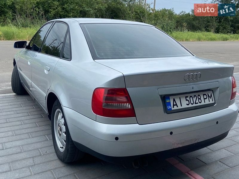 Седан Audi A4 1999 в Первомайске