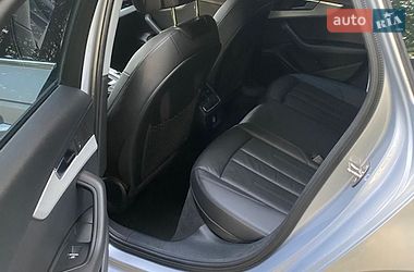 Седан Audi A4 2018 в Дубно