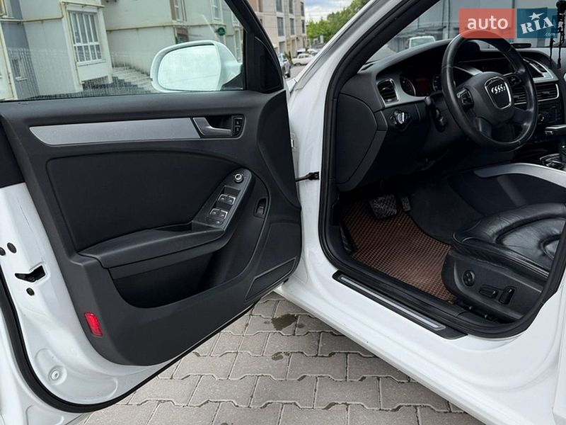 Седан Audi A4 2011 в Тернополе
