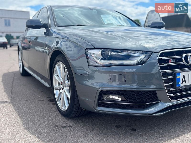Седан Audi A4 2014 в Киеве