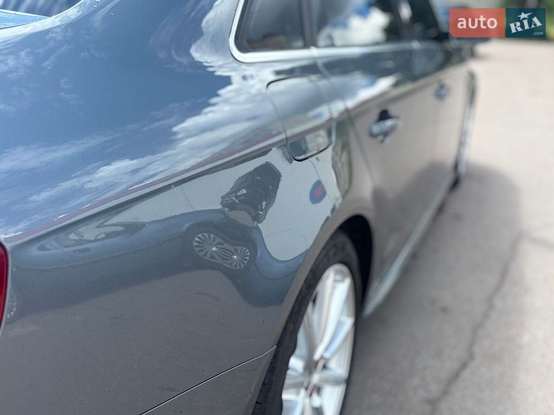 Седан Audi A4 2014 в Киеве