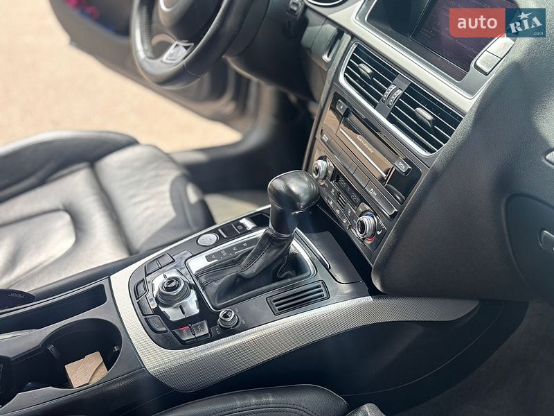 Седан Audi A4 2014 в Киеве