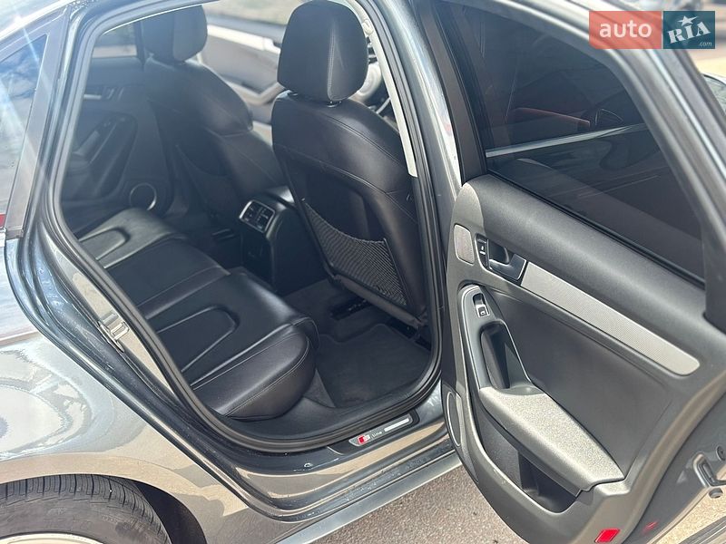Седан Audi A4 2014 в Киеве