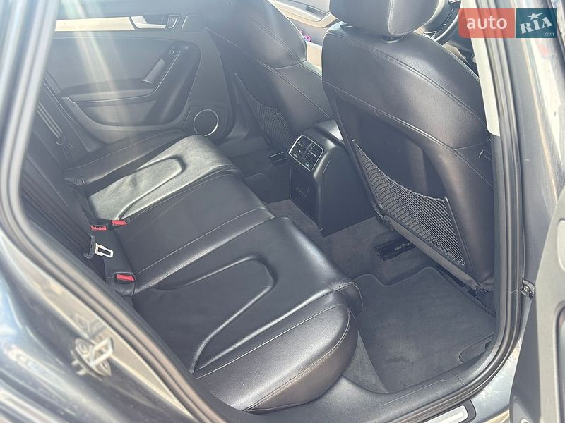 Седан Audi A4 2014 в Киеве