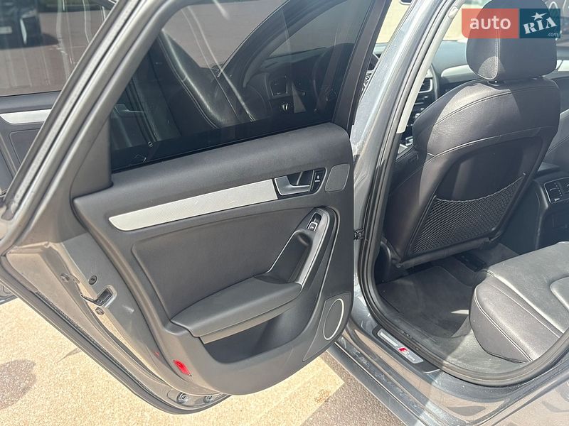 Седан Audi A4 2014 в Киеве