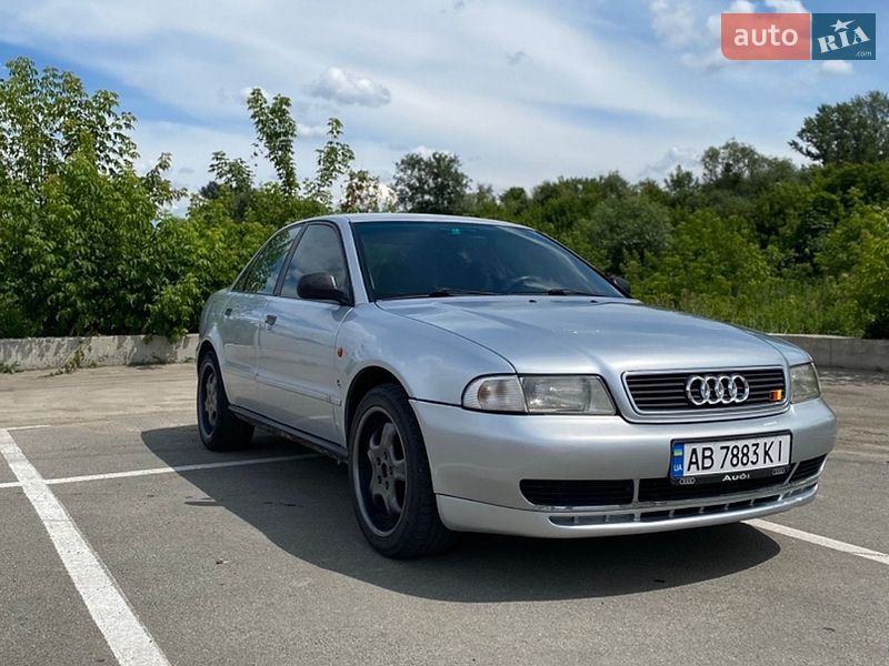 Седан Audi A4 1996 в Ирпене