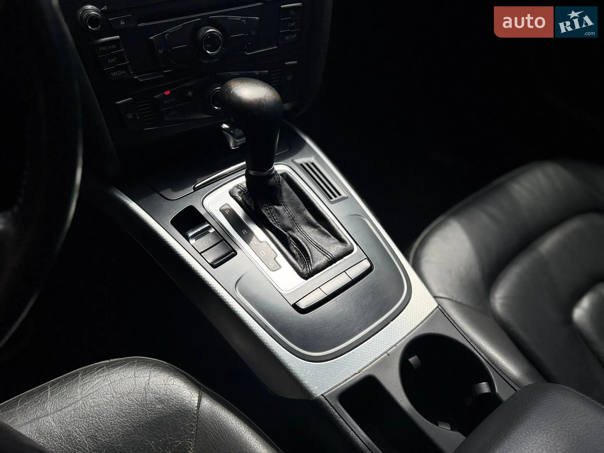2010 Audi A4 - мініатюра 12