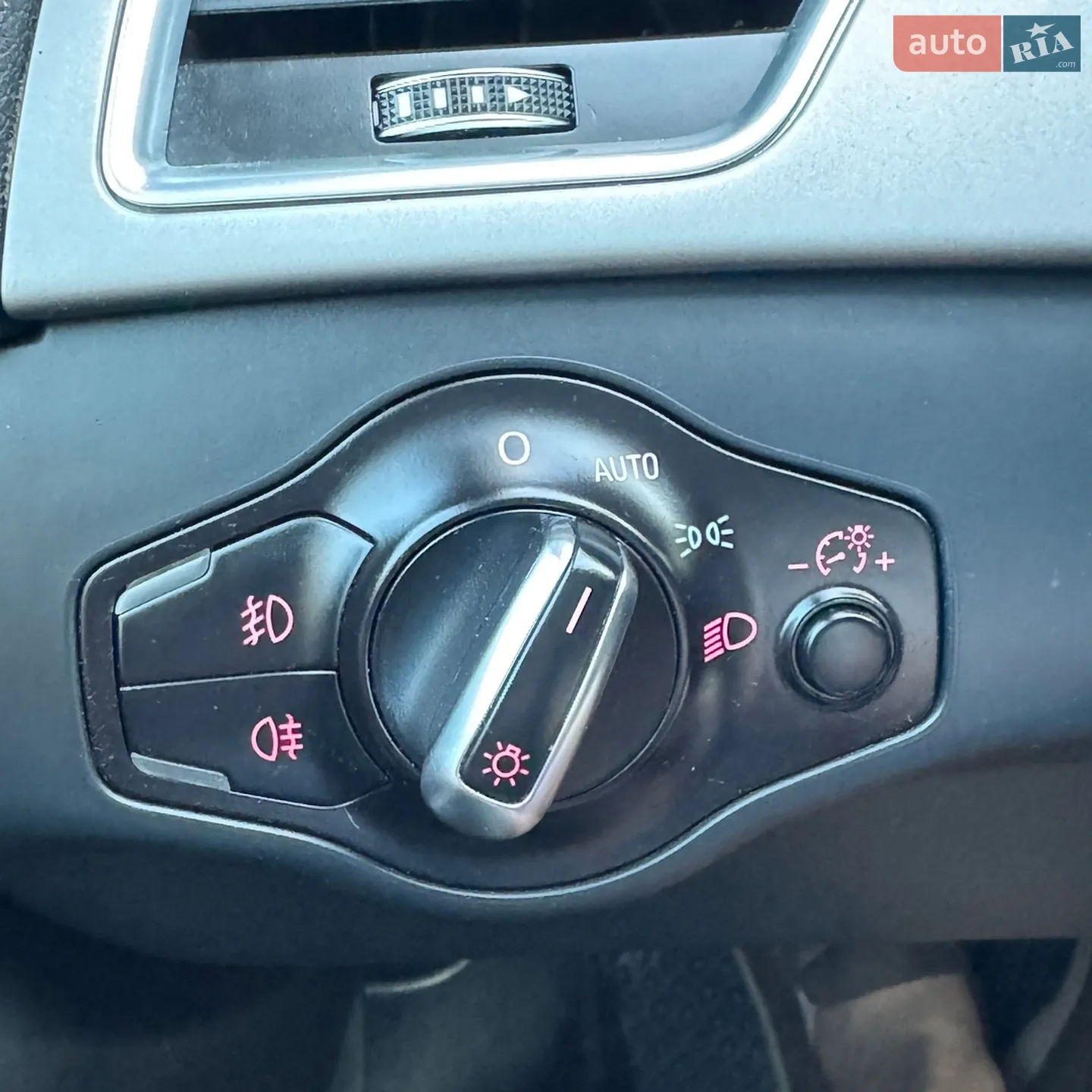 2012 Audi A4 - мініатюра 16