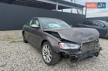 Седан Audi A4 2014 в Ивано-Франковске