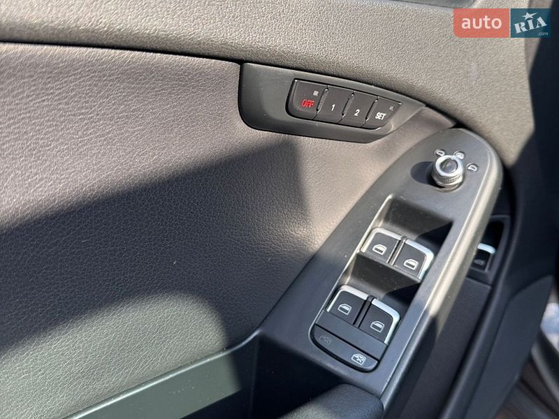 Седан Audi A4 2014 в Ивано-Франковске