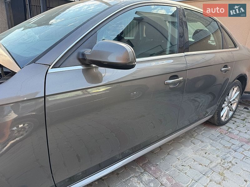 Седан Audi A4 2014 в Ивано-Франковске