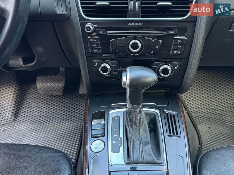 Седан Audi A4 2014 в Ивано-Франковске