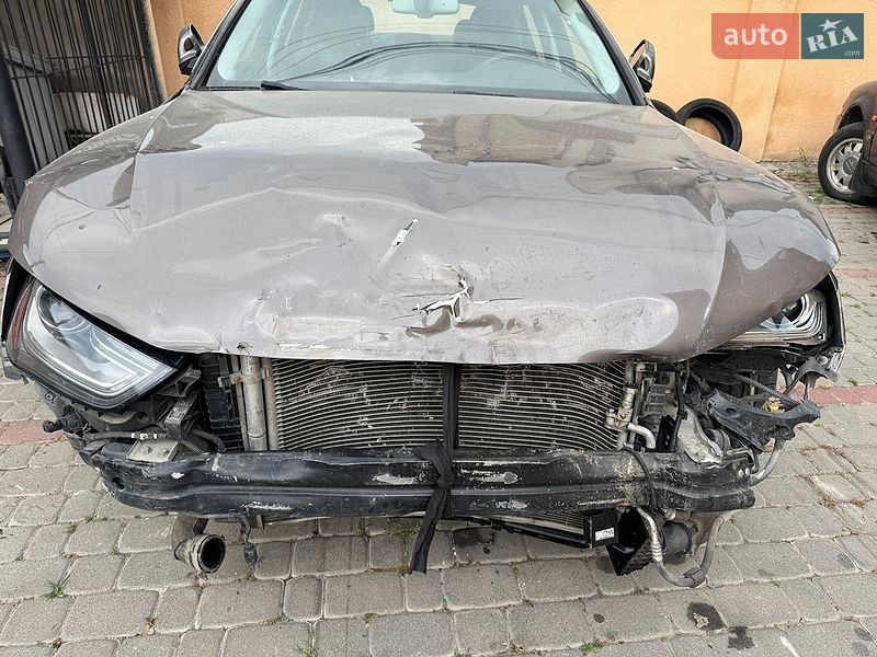Седан Audi A4 2014 в Ивано-Франковске