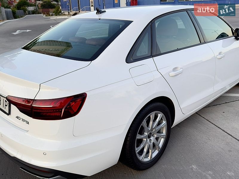 Седан Audi A4 2022 в Одесі