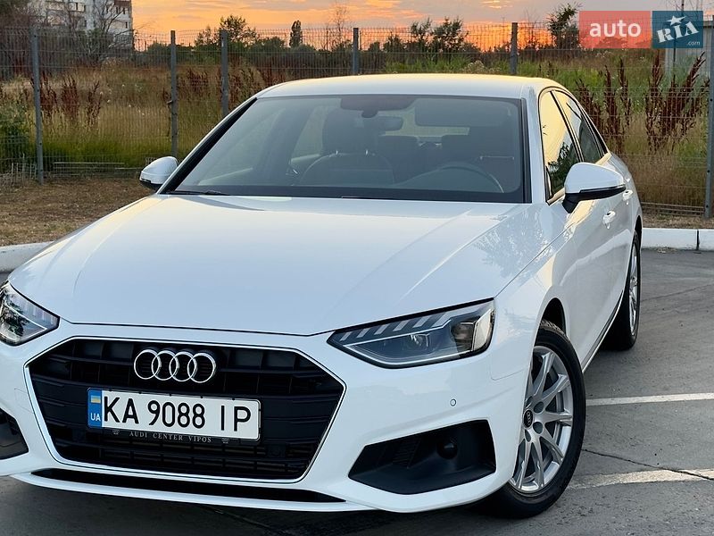 Седан Audi A4 2022 в Одесі