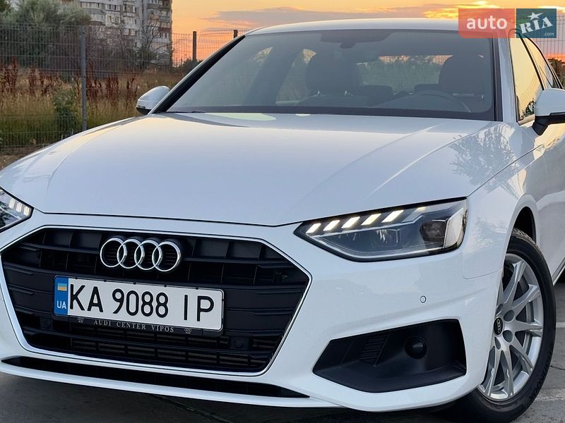 Седан Audi A4 2022 в Одесі