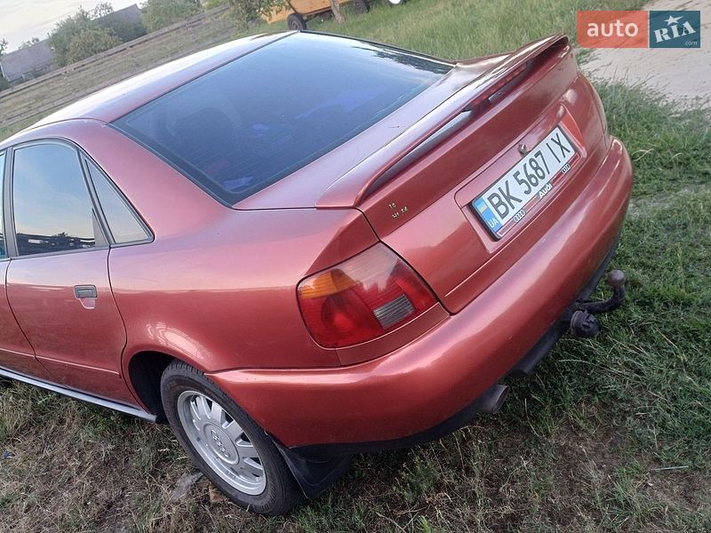 Седан Audi A4 1996 в Любешові