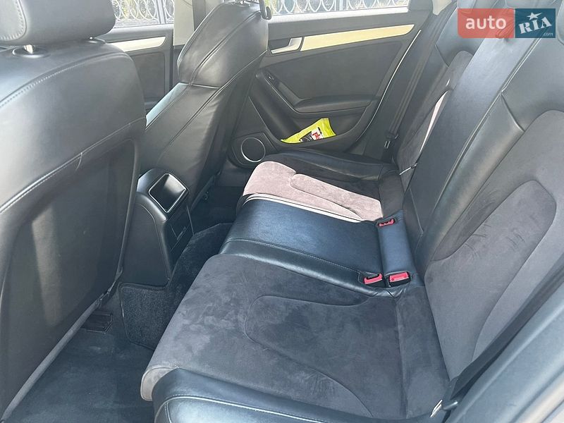 Седан Audi A4 2012 в Києві