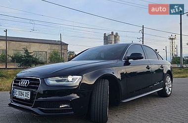 Седан Audi A4 2014 в Львове