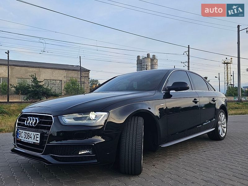 Седан Audi A4 2014 в Львове