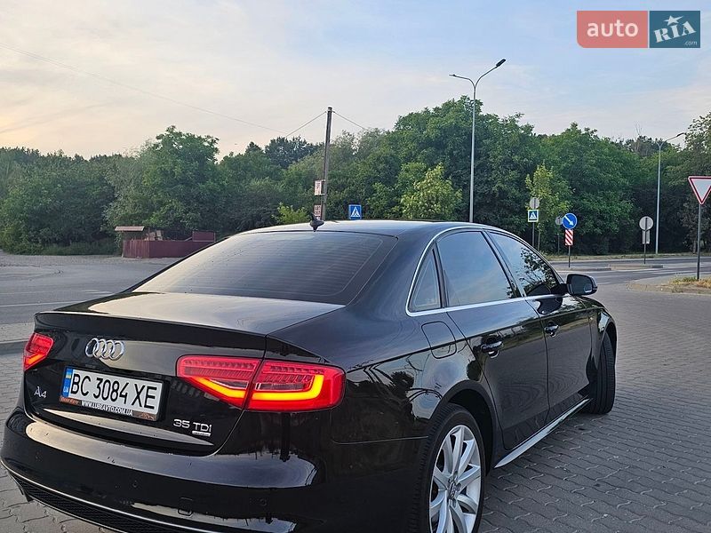 Седан Audi A4 2014 в Львове