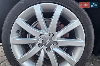 Седан Audi A4 2014 в Львове