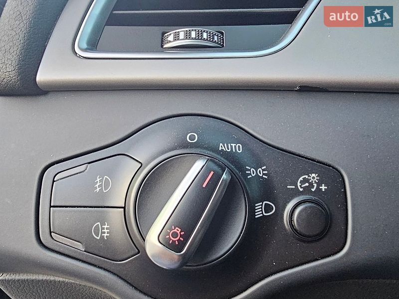 Седан Audi A4 2014 в Львове