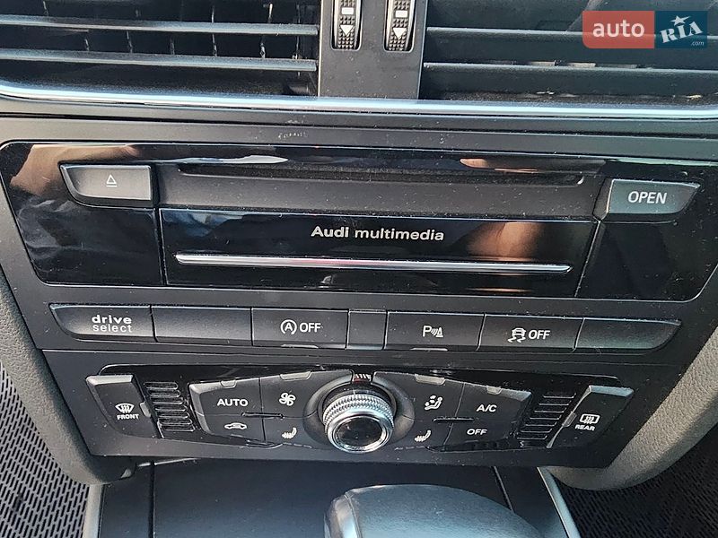 Седан Audi A4 2014 в Львове