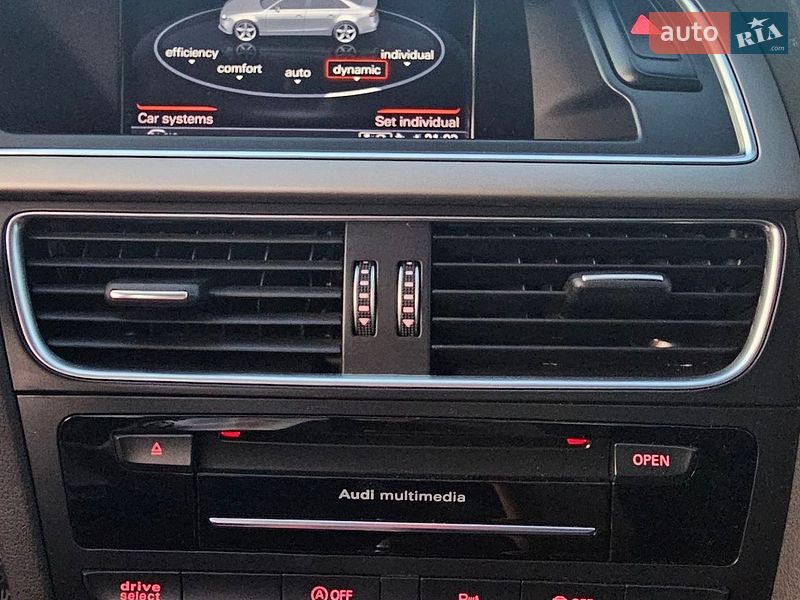 Седан Audi A4 2014 в Львове