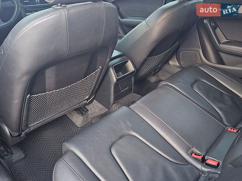 Седан Audi A4 2014 в Львове