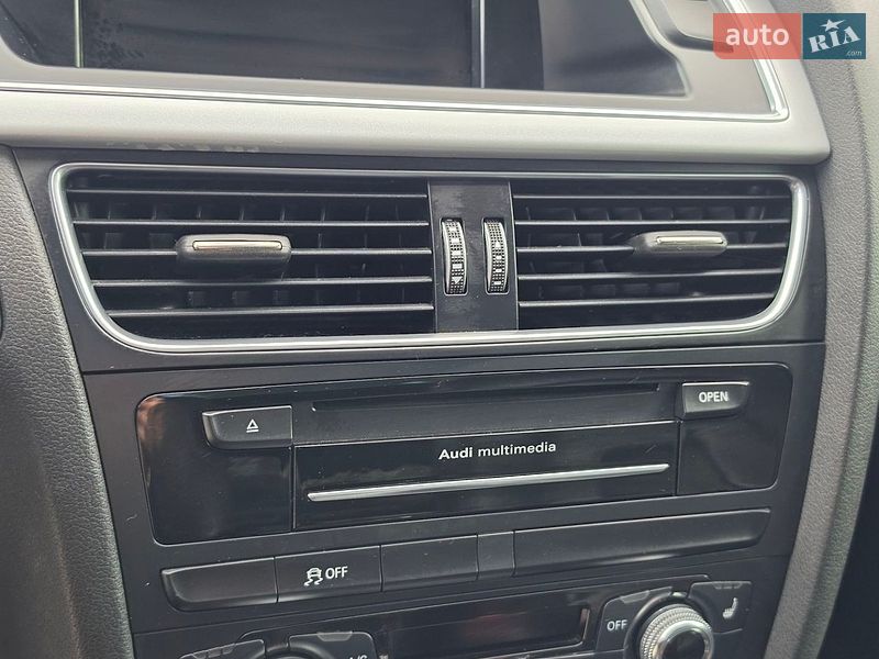 Седан Audi A4 2015 в Киеве