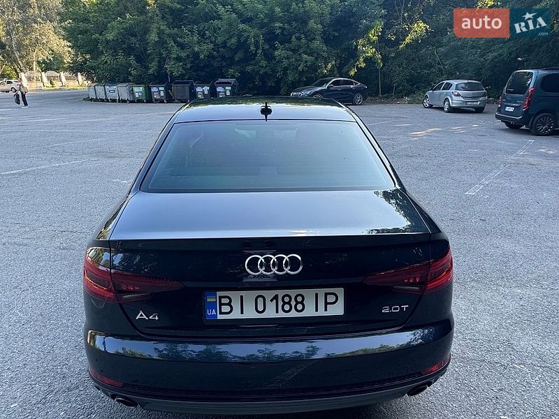 Седан Audi A4 2018 в Полтаві