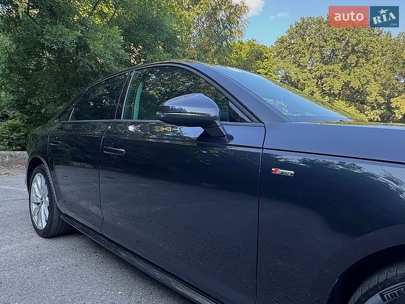 Седан Audi A4 2018 в Полтаві