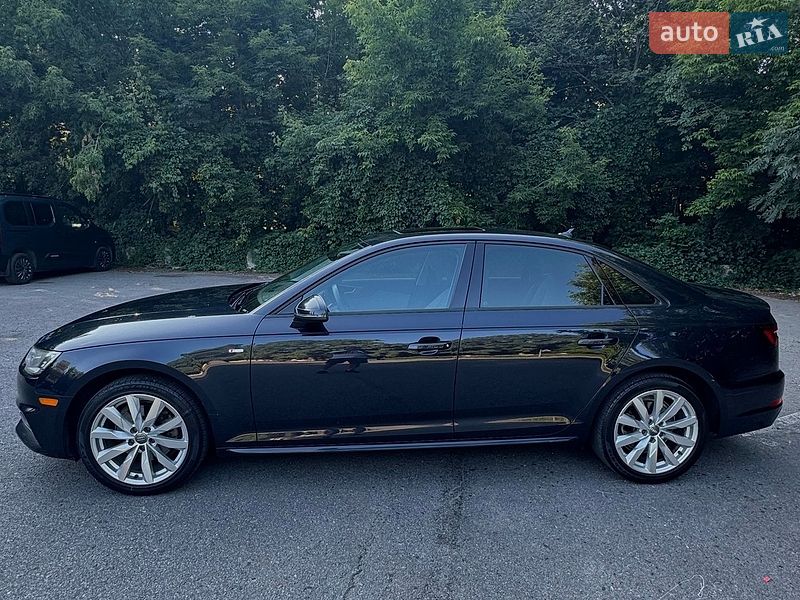 Седан Audi A4 2018 в Полтаві