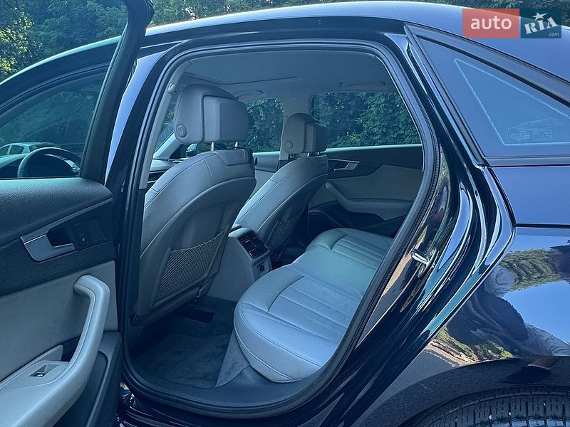 Седан Audi A4 2018 в Полтаві