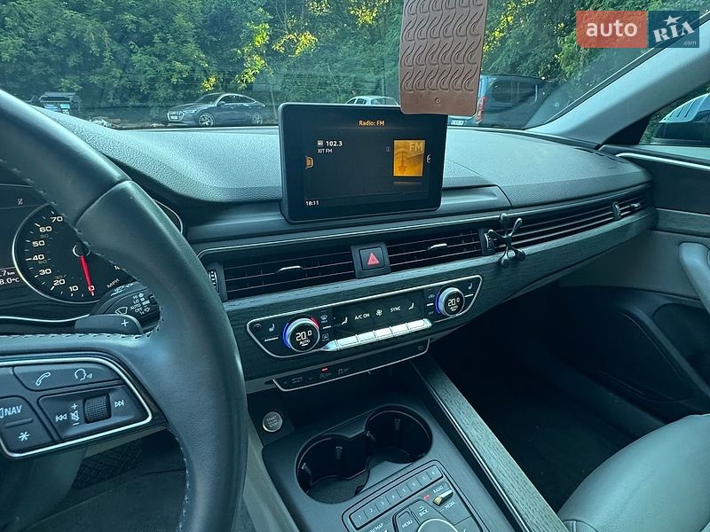 Седан Audi A4 2018 в Полтаві