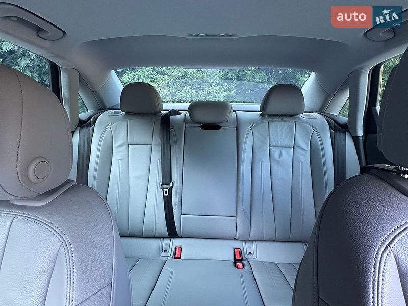 Седан Audi A4 2018 в Полтаві