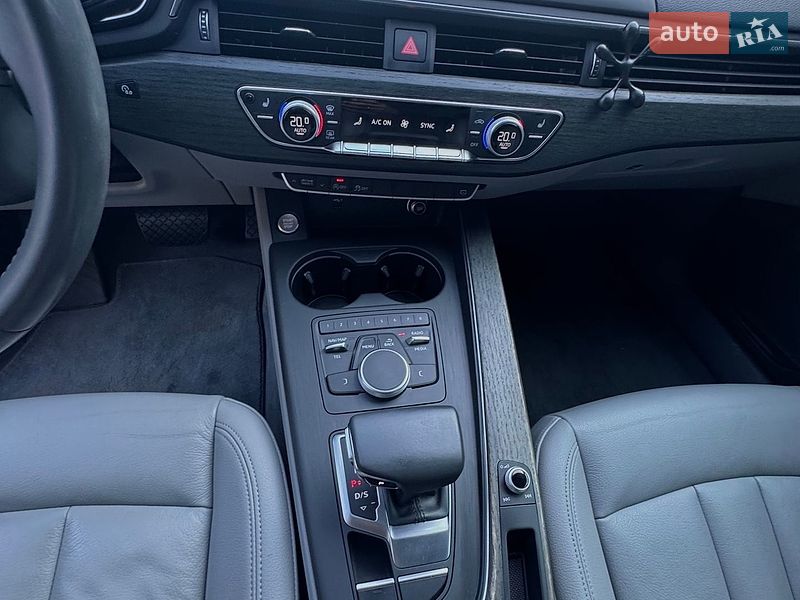Седан Audi A4 2018 в Полтаві
