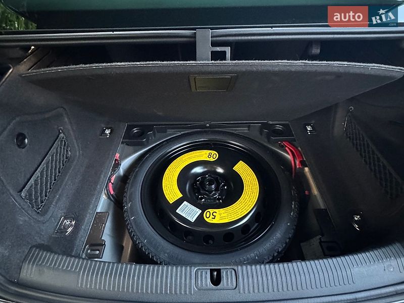 Седан Audi A4 2018 в Полтаві